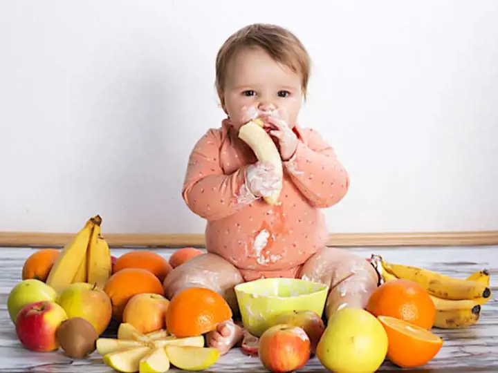 6-aylik-bebeklerde-beslenme-kati-gidalar-nasil-verilmeli